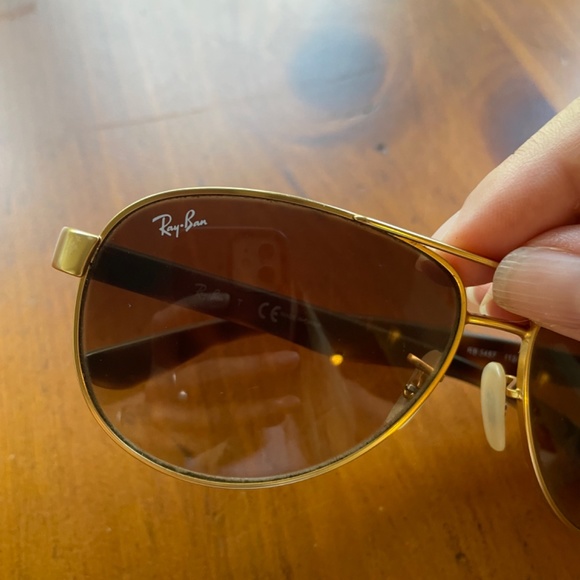 Ray-Ban women’s aviator sunglasses - Picture 2 of 4